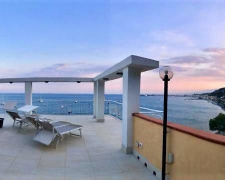Apartament La Baia Dei Delfini Taormina Zewnętrze zdjęcie
