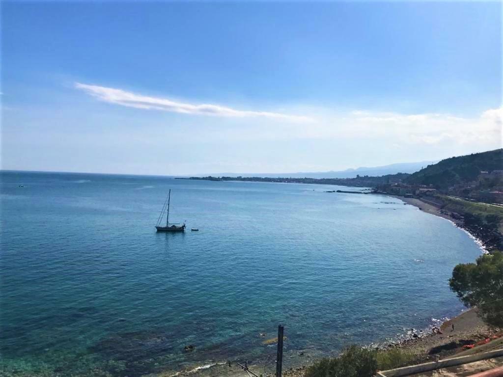 Apartament La Baia Dei Delfini Taormina Zewnętrze zdjęcie